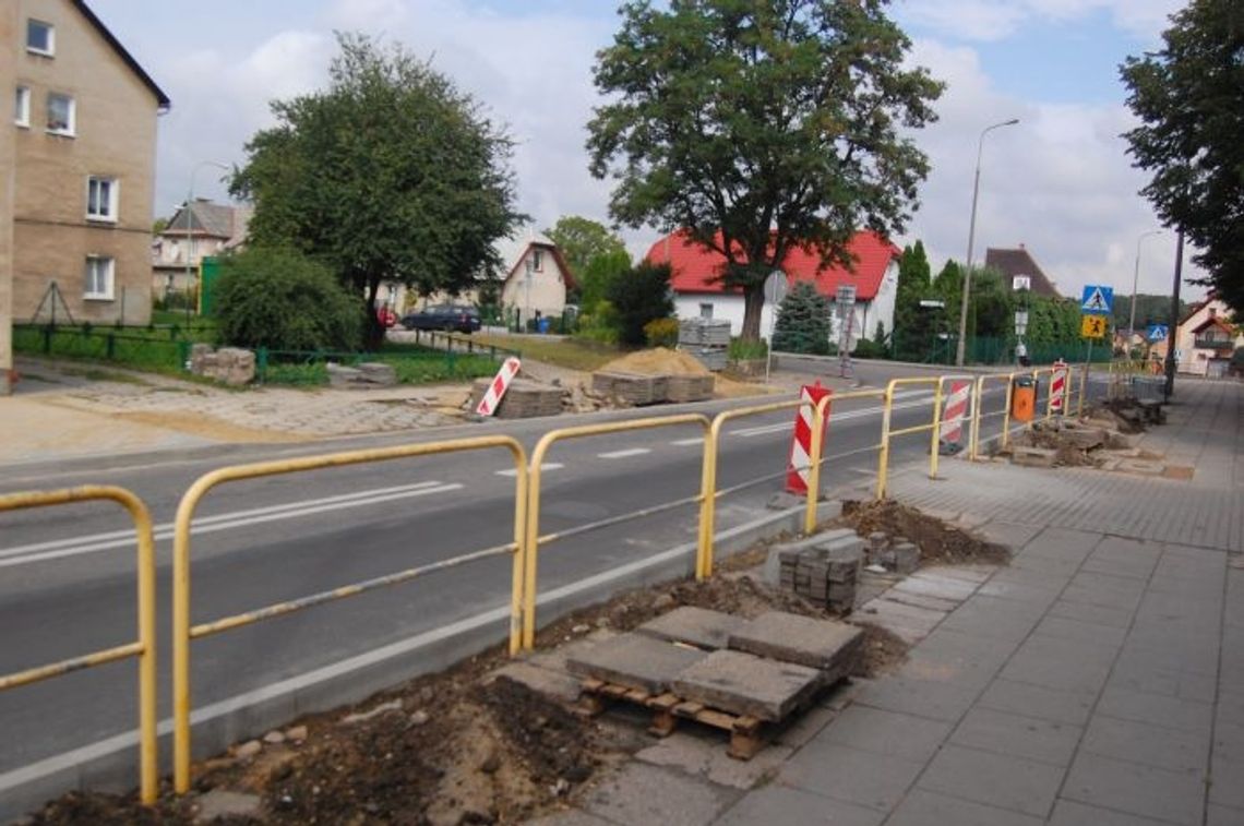 Letnie frezowanie i wylewki. Inwestycje drogowe w powiecie tczewskim