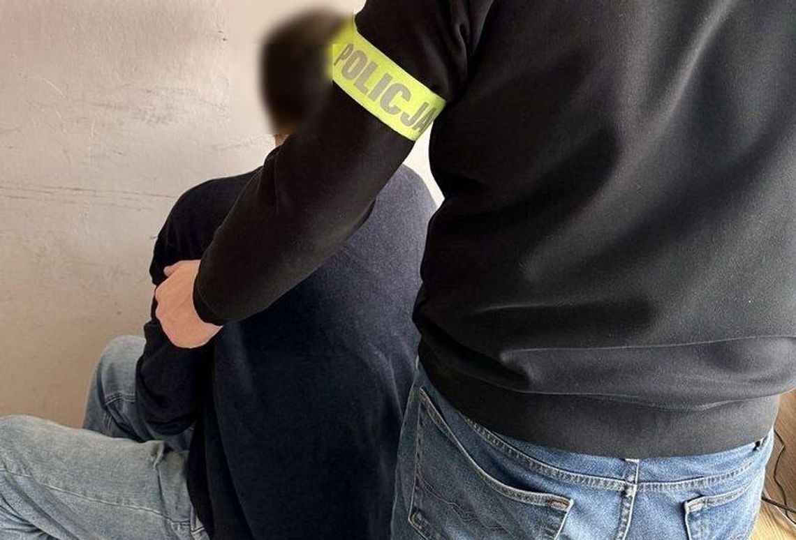 Mężczyzna okradał właścicieli kart i ratownika medycznego Mężczyzna okradał właścicieli kart i ratownika medycznego