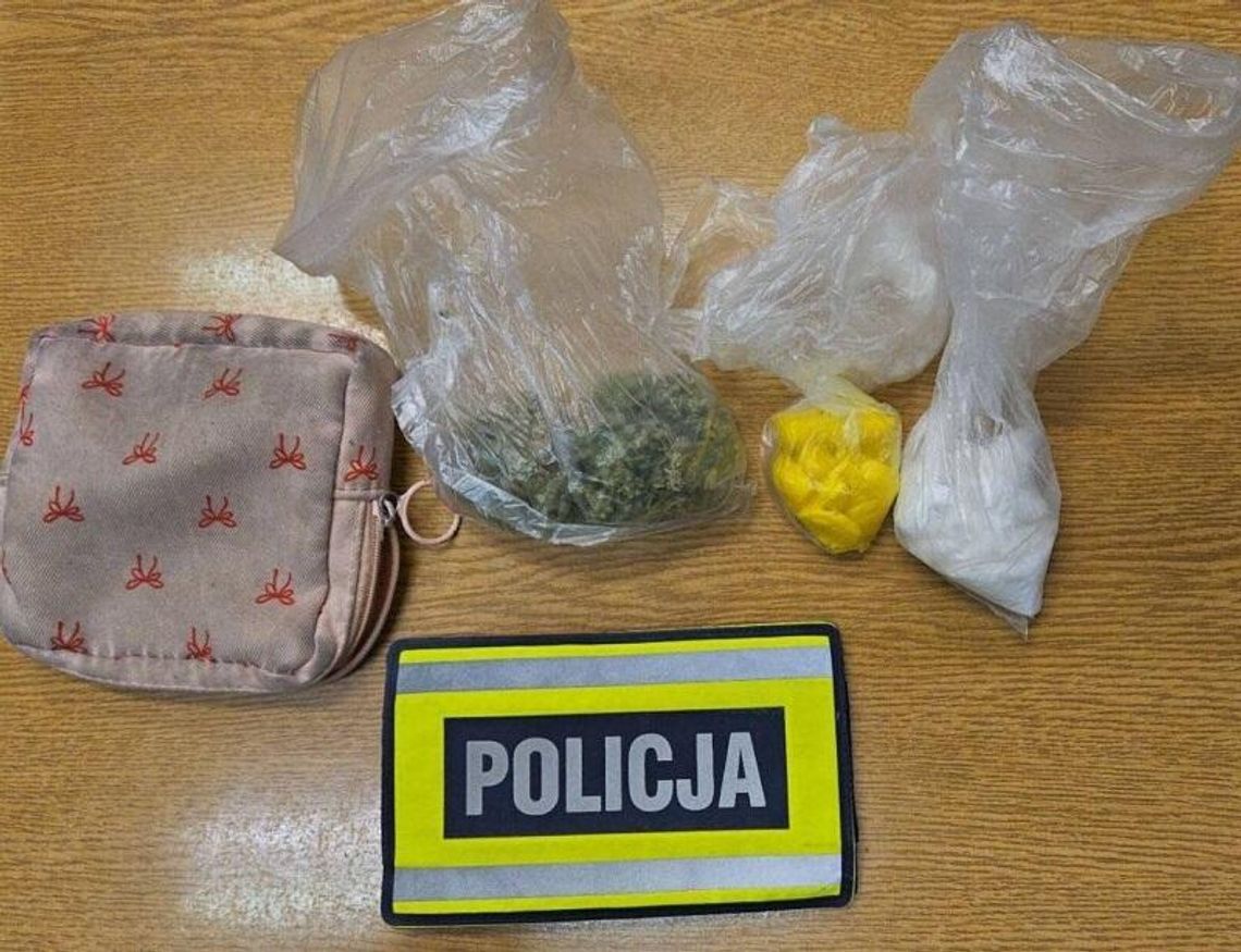 Miał przy sobie ponad 50 gramów narkotyków! Miał przy sobie ponad 50 gramów narkotyków!