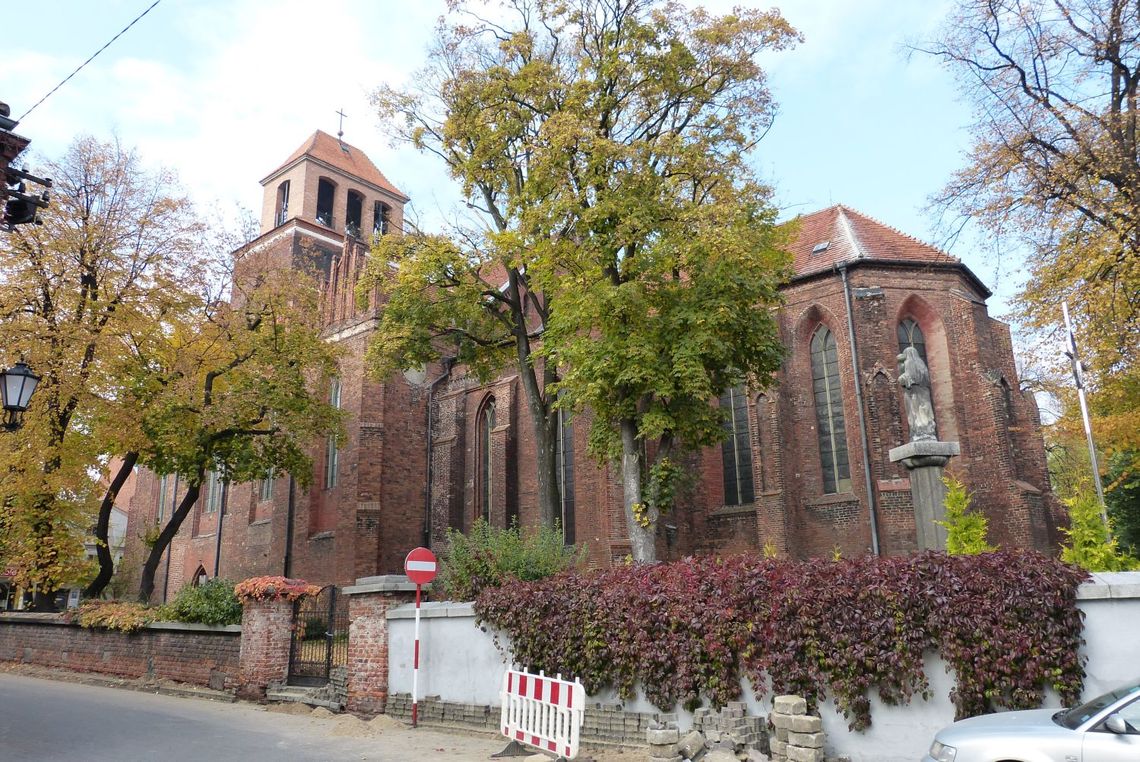 Miasto przekaże 50 tys. zł na farę i kamienice Miasto przekaże 50 tys. zł na farę i kamienice