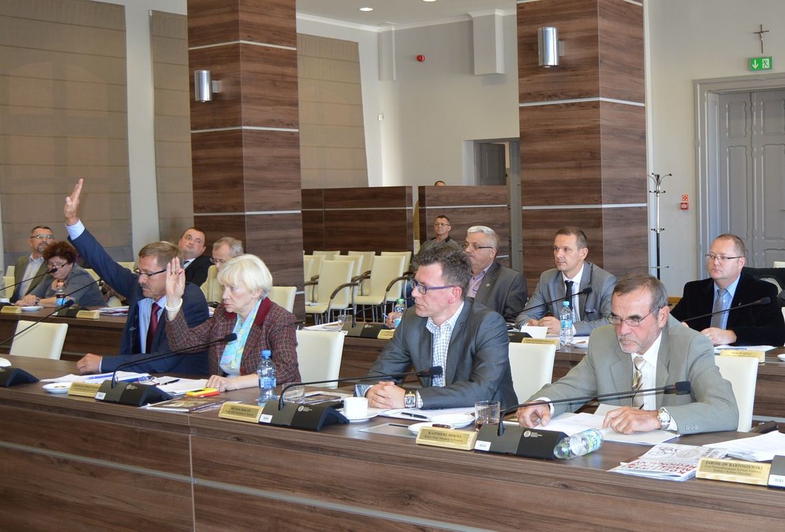 Mieczysław Matysiak nie stracił mandatu radnego! 4 radnych było "za"