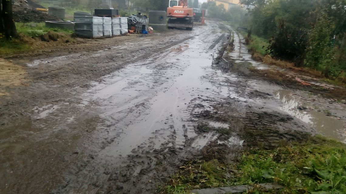 Mieszkańcy pytają: jak przejechać tą drogą? Mieszkańcy pytają: jak przejechać tą drogą?