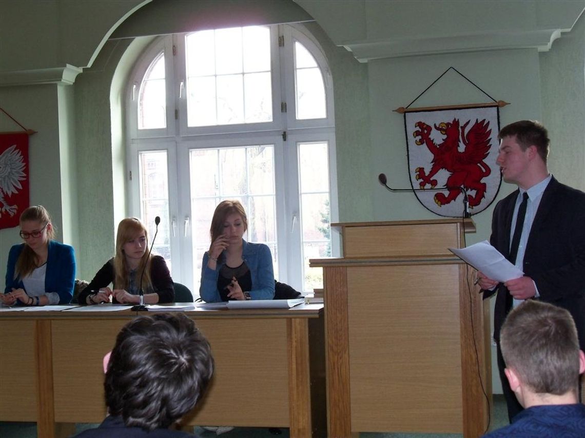 Młodzież pomaluje bezkarnie „masarnię”