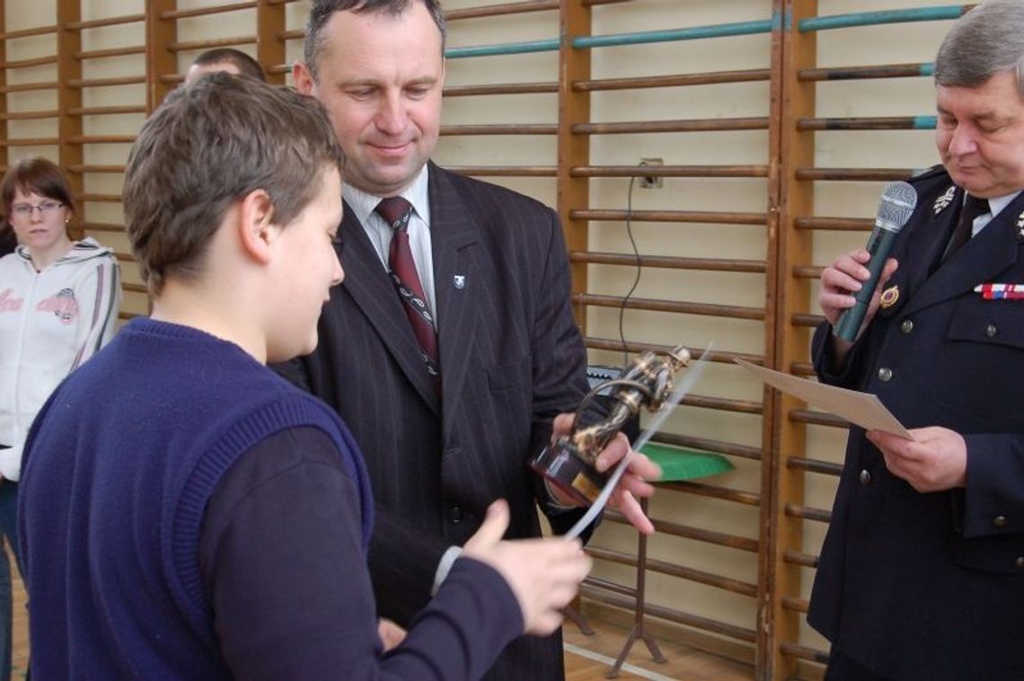 Młodzież zapobiega pożarom Młodzież zapobiega pożarom