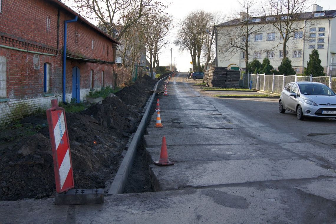 Modernizacja ulicu Hundsdorfa. Na jedną inwestycję "złożyły się" trzy sołectwa Modernizacja ulicu Hundsdorfa. Na jedną inwestycję "złożyły się" trzy sołectwa