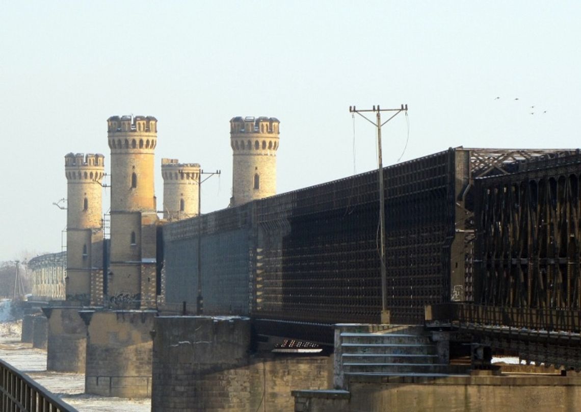 Monitoring na Moście Tczewskim. Czy kamery zapobiegną niszczeniu zabytku przez wandali? Monitoring na Moście Tczewskim. Czy kamery zapobiegną niszczeniu zabytku przez wandali?