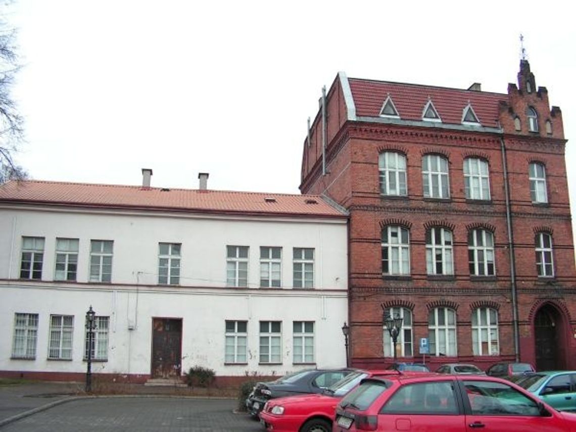 MOPS chce wyjść z azbestu. Opieka społeczna na pl. Grzegorza w Tczewie nie do przyjęcia? MOPS chce wyjść z azbestu. Opieka społeczna na pl. Grzegorza w Tczewie nie do przyjęcia?