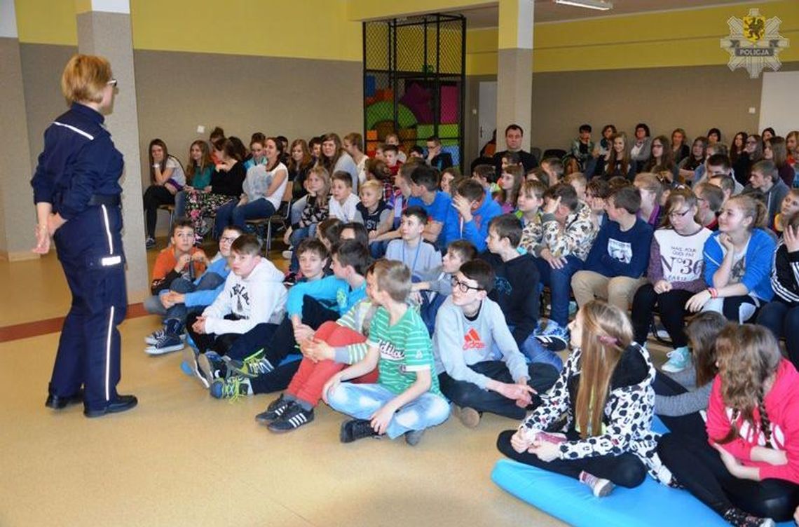 Mundurowi odwiedzili szkołę Mundurowi odwiedzili szkołę