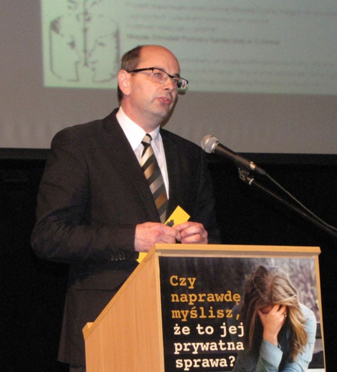 Myślałam, że mąż się zmieni... Nie można żyć z udawaniem. Przestępstwo w czterech ścianach. Myślałam, że mąż się zmieni... Nie można żyć z udawaniem. Przestępstwo w czterech ścianach.