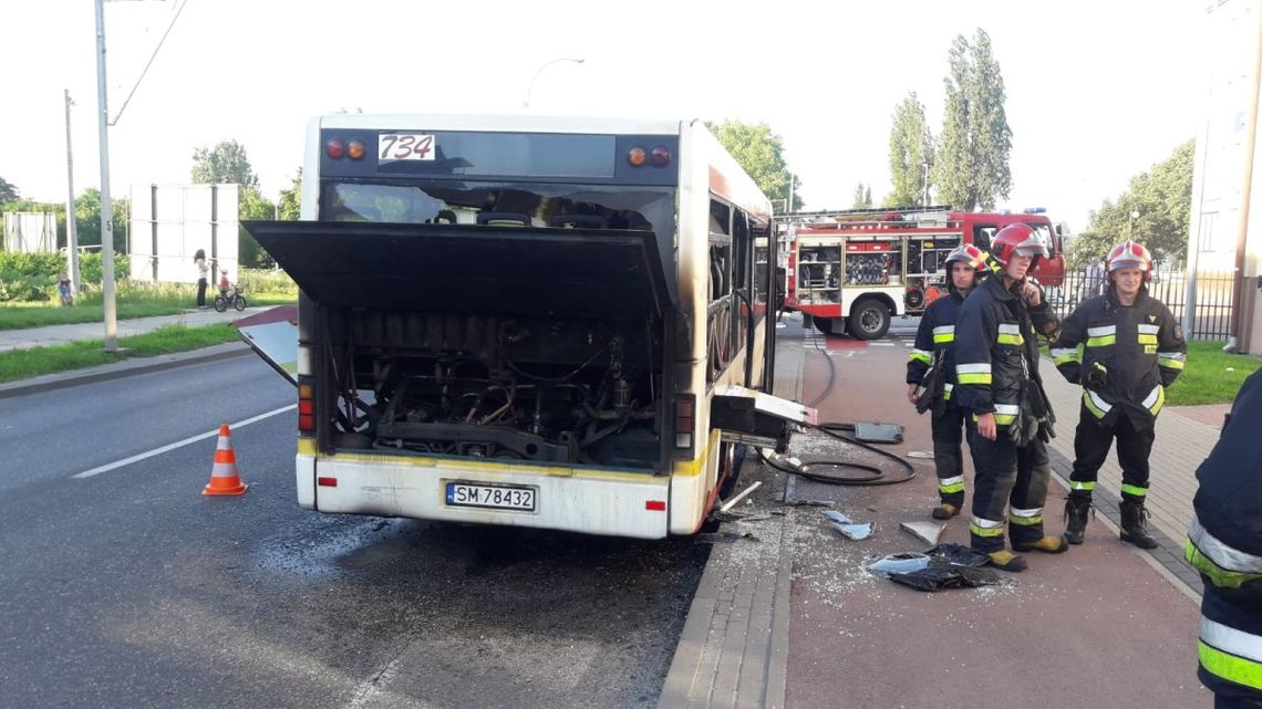 Na Armii Krajowej zapalił sie autobus