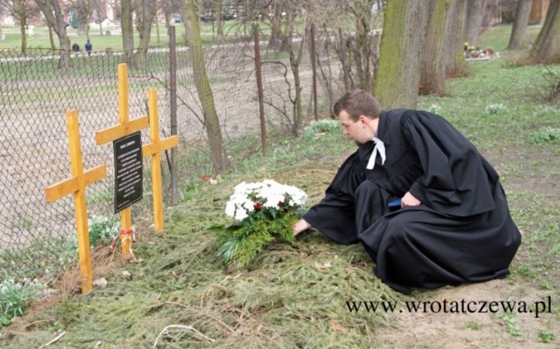 Na cmentarzu ewangelickim pochowano szczątki sprzed stu lat. Zidentyfikowano 83 szczątki ludzkie, w tym 8 dzieci Na cmentarzu ewangelickim pochowano szczątki sprzed stu lat. Zidentyfikowano 83 szczątki ludzkie, w tym 8 dzieci
