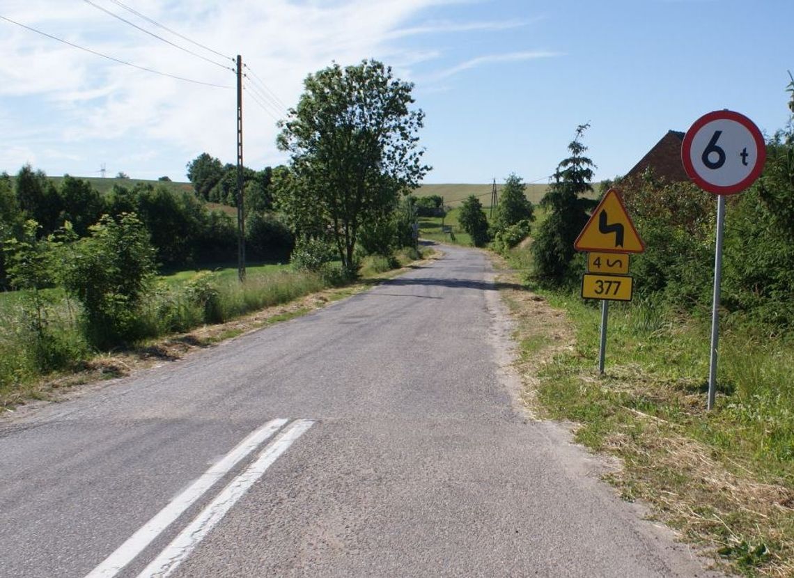 Na skraju powiatu tczewskiego wyjątkowo kiepskie drogi. Radny: czy my jesteśmy jacyś gorsi?