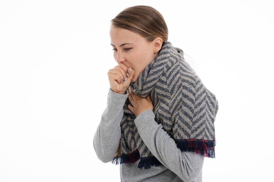 Nadeszła jesień, a wraz z nią spadek odporności. Co zrobić, by uniknąć przeziębienia?