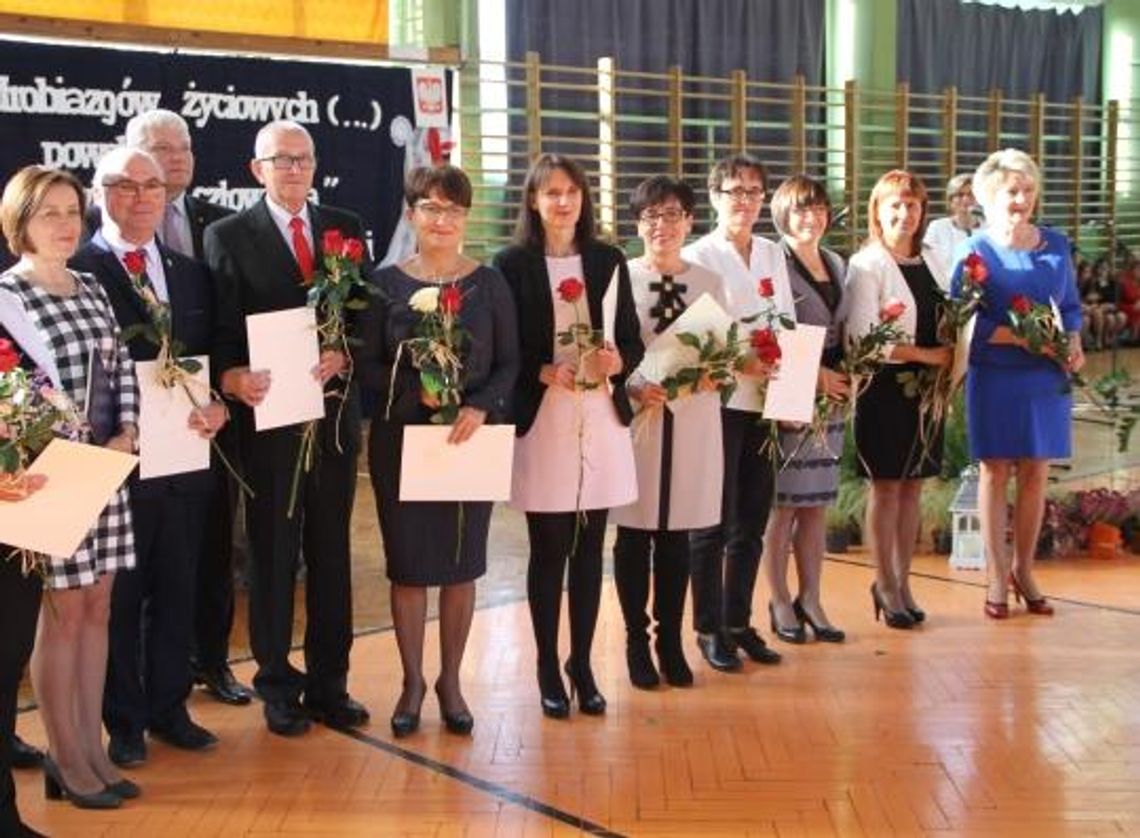 Nagrody dla nauczycieli, prezenty dla szkoły Nagrody dla nauczycieli, prezenty dla szkoły