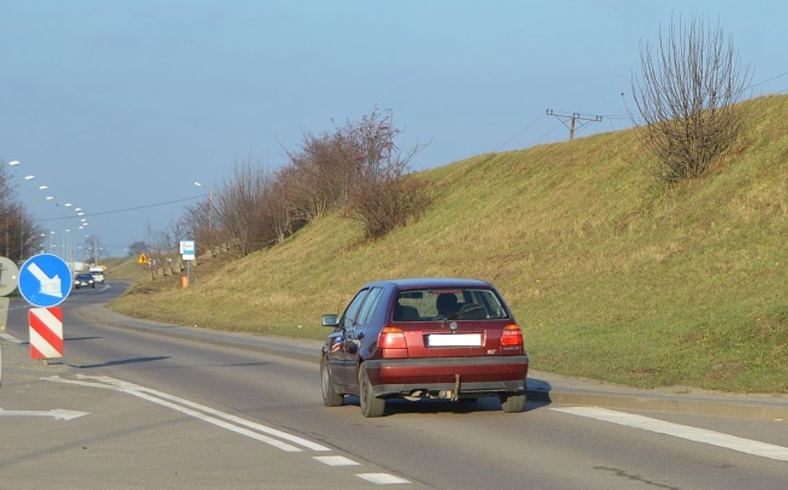 Naruszą wał, przesuną przystanek przy ul. Czatkowskiej Naruszą wał, przesuną przystanek przy ul. Czatkowskiej