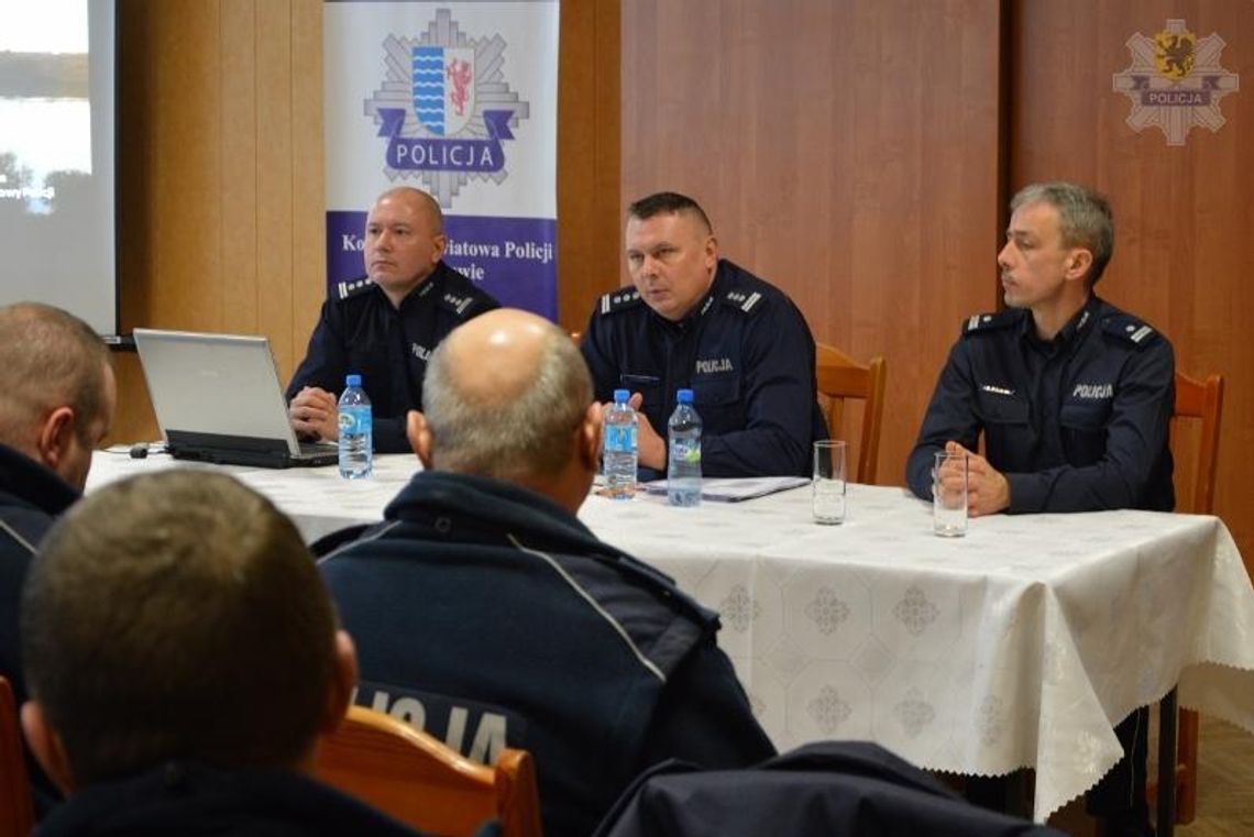 Nasi policjanci podsumowali rok - było mniej przestępstw i więcej zatrzymanych osób Nasi policjanci podsumowali rok - było mniej przestępstw i więcej zatrzymanych osób