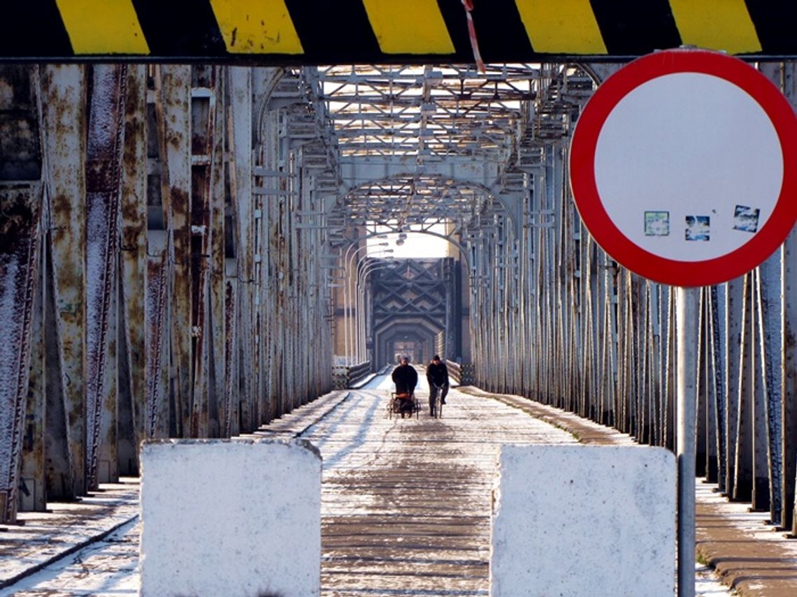 Nie zapomnieć o jednośladach na moście
