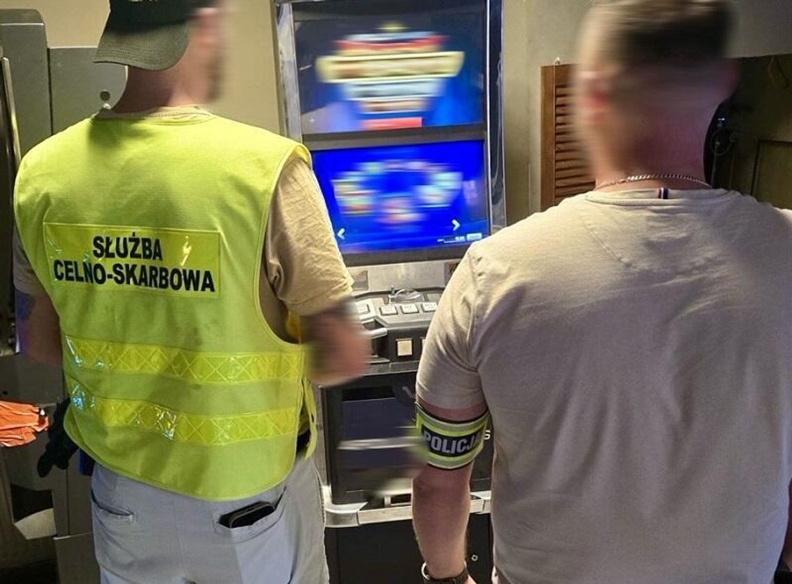 Nielegalny hazard w Tczewie. Policja i KAS zabezpieczyły sześć automatów do gier