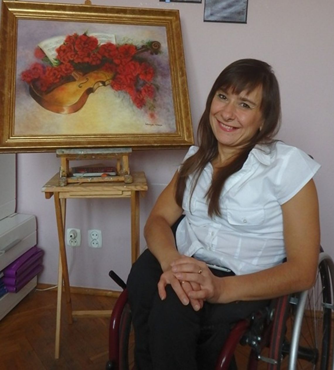 Niepełnosprawna mieszkanka ul. Jagiełły 5 sprzeda obrazy, by zdobyć środki na… windę