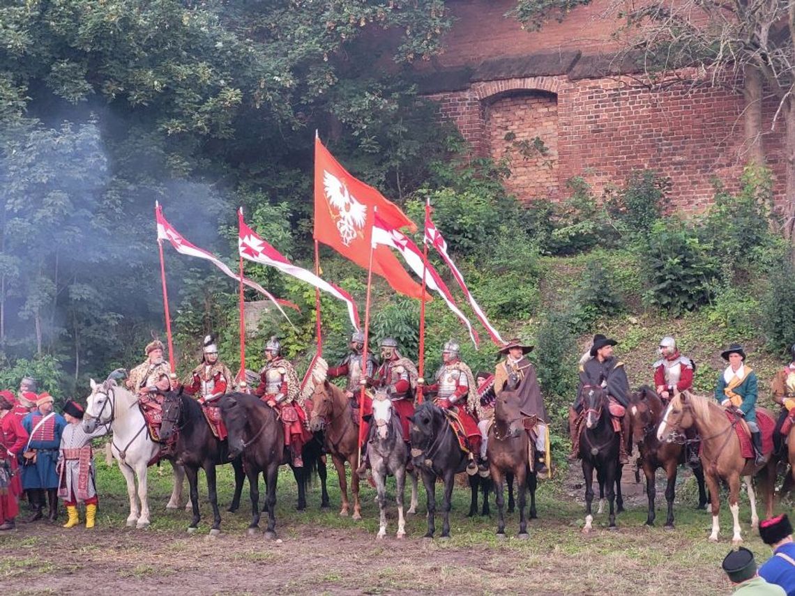 Niesamowite stroje z epoki, broń i emocje  z muszkieterami i husarią.  XXIV Festiwal Historyczny VIVAT VASA!
