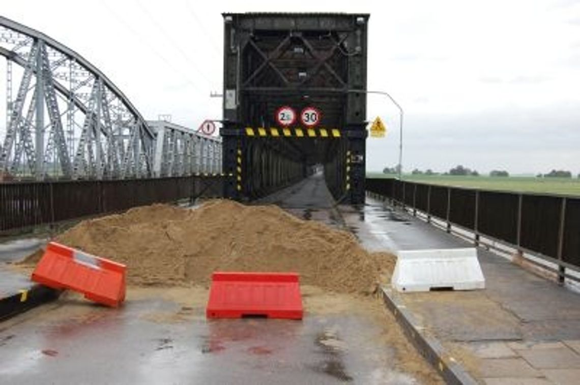 Niespodzianka w zabytkowym moście Niespodzianka w zabytkowym moście