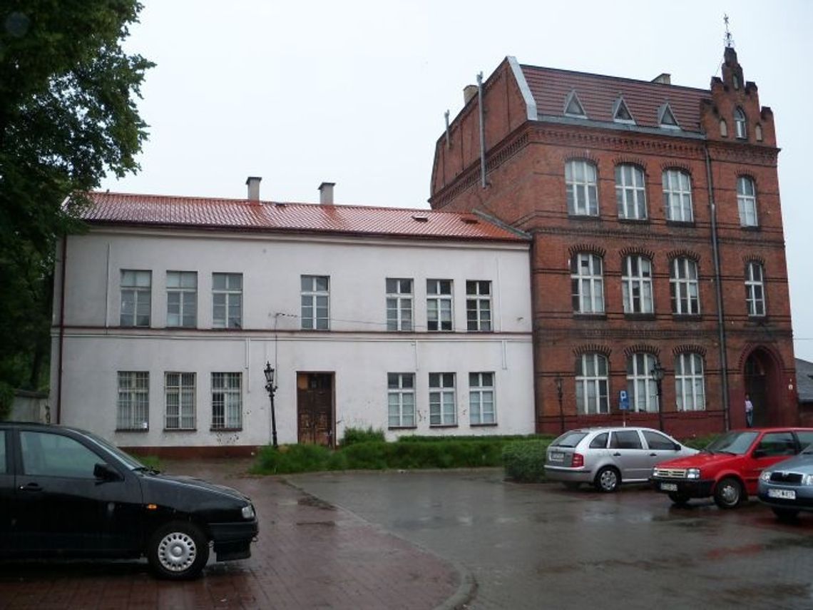 Niszczejący budynek „kolejówki” - remont z miejskiej kasy Niszczejący budynek „kolejówki” - remont z miejskiej kasy