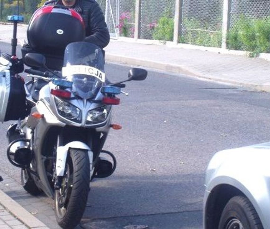 Nocna jazda na "podwójnym gazie". Złapany po pościgu Nocna jazda na "podwójnym gazie". Złapany po pościgu