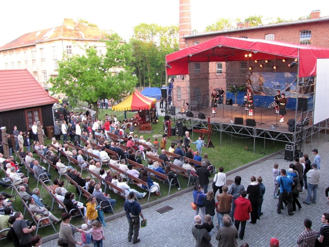 Nocne podróże z Fabryką Sztuk Nocne podróże z Fabryką Sztuk