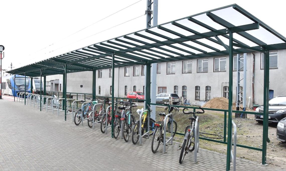 Nowa wiata na peronie w Tczewie. Tam bezpiecznie możesz zostawić swój rower