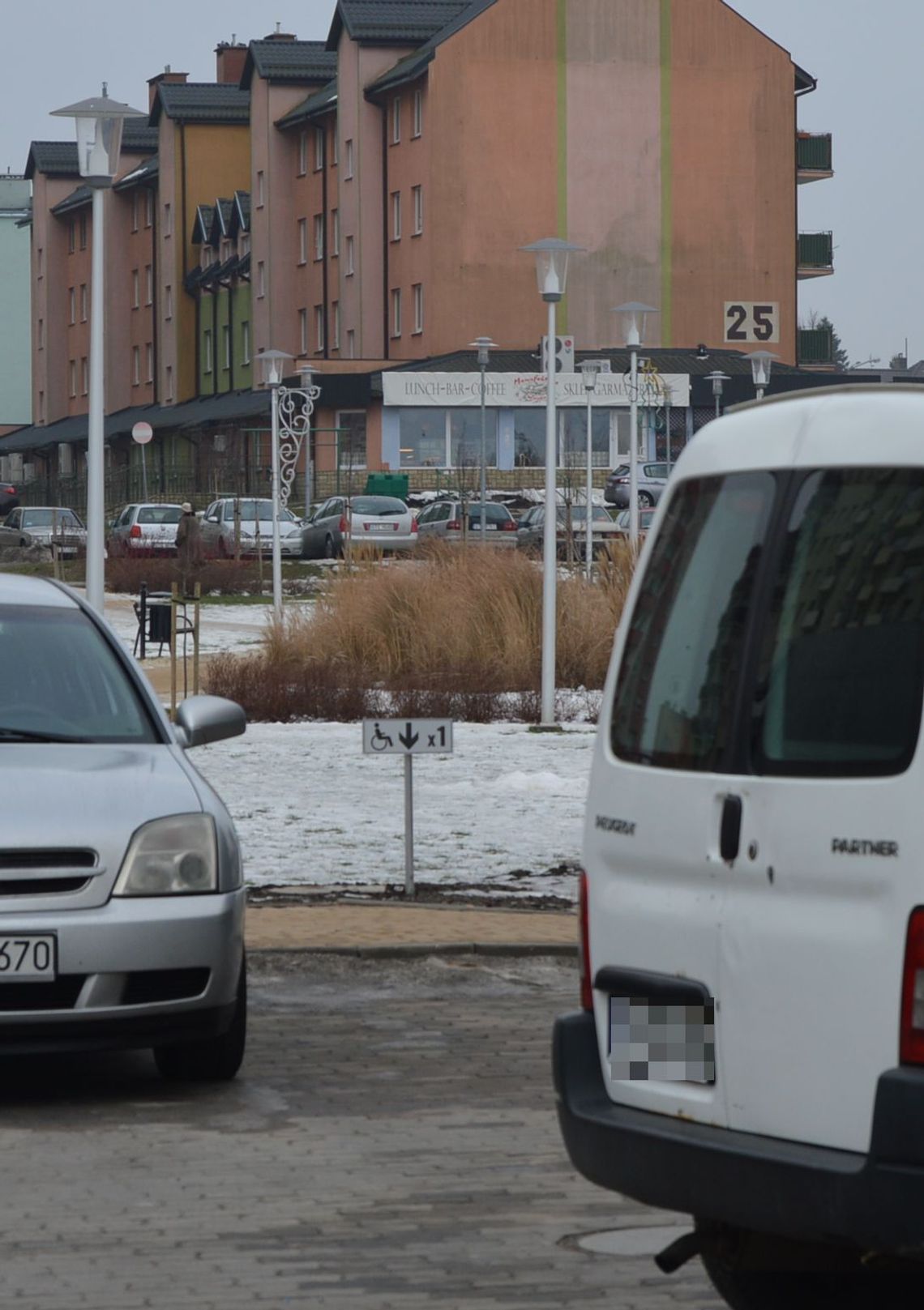 Nowe centrum handlowe, nowe problemy. Gdzie zostawić rower?