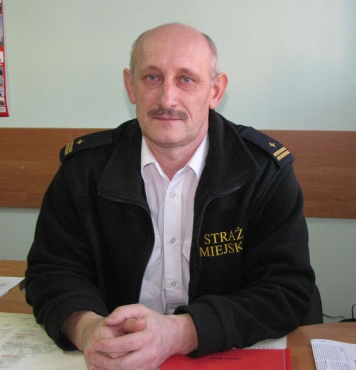 Nowe uprawnienia strażników miejskich. Na razie bez paralizatorów...