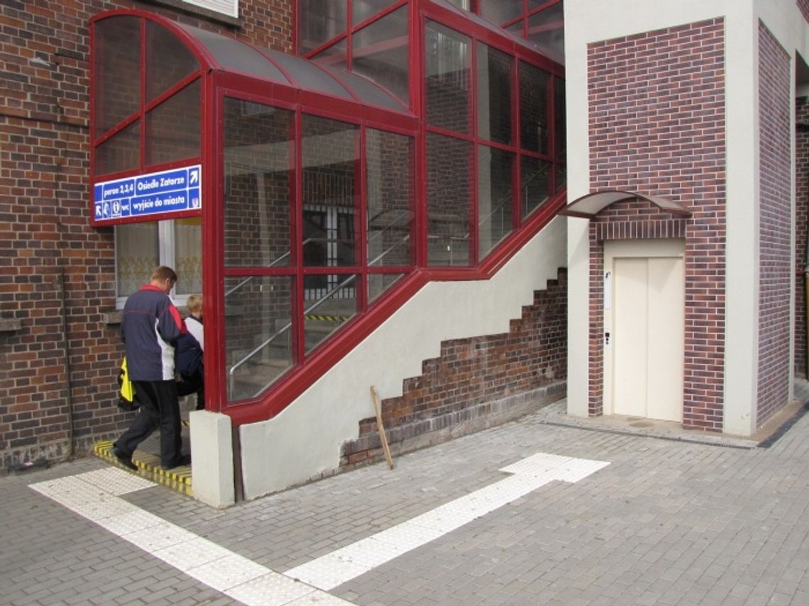 Nowe windy na dworcu - do oglądania - nie działają Nowe windy na dworcu - do oglądania - nie działają