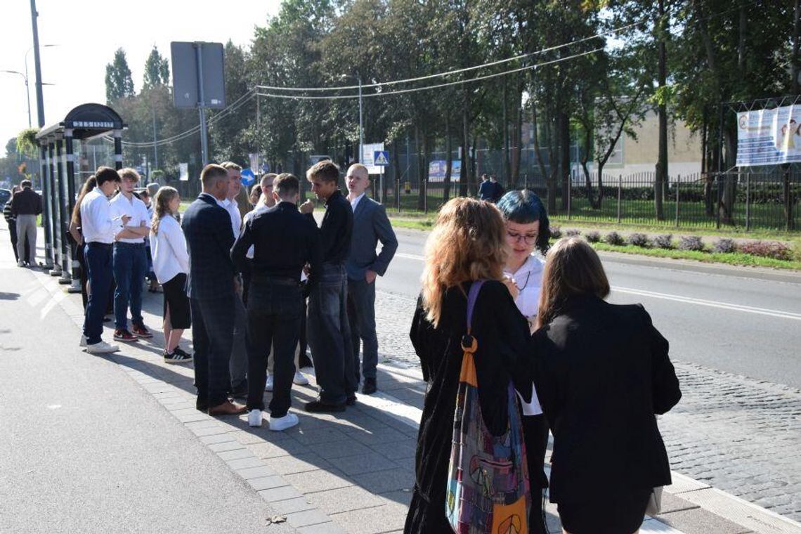 Nowy rok szkolny w Tczewie: Tysiące uczniów, kontrowersyjne zmiany w programie i wykonane remonty w szkołach