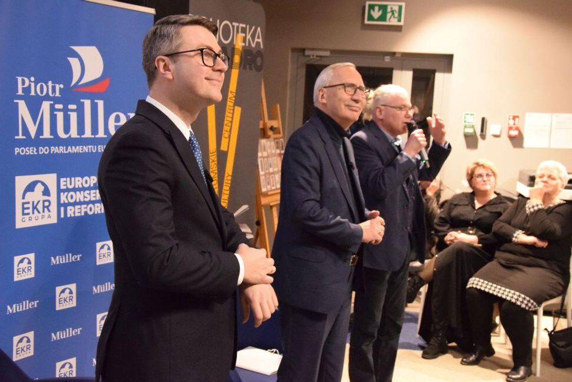 O długu państwa, imigracji z Kazimierzem Smolińskim i Piotrem Müllerem w Bibliotece Kwadro w Sztumie O długu państwa, imigracji z Kazimierzem Smolińskim i Piotrem Müllerem w Bibliotece Kwadro w Sztumie