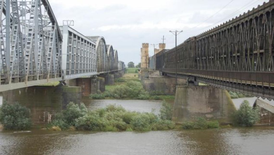 O krok od świątecznej tragedii - wyciągnęli mężczyznę z wody O krok od świątecznej tragedii - wyciągnęli mężczyznę z wody