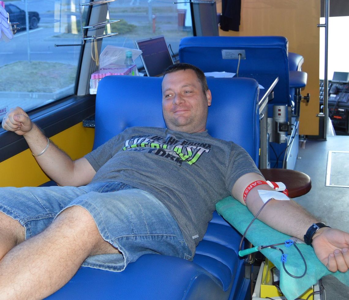 Oddali honorowo krew. Latem brakuje leku ratującego życie 