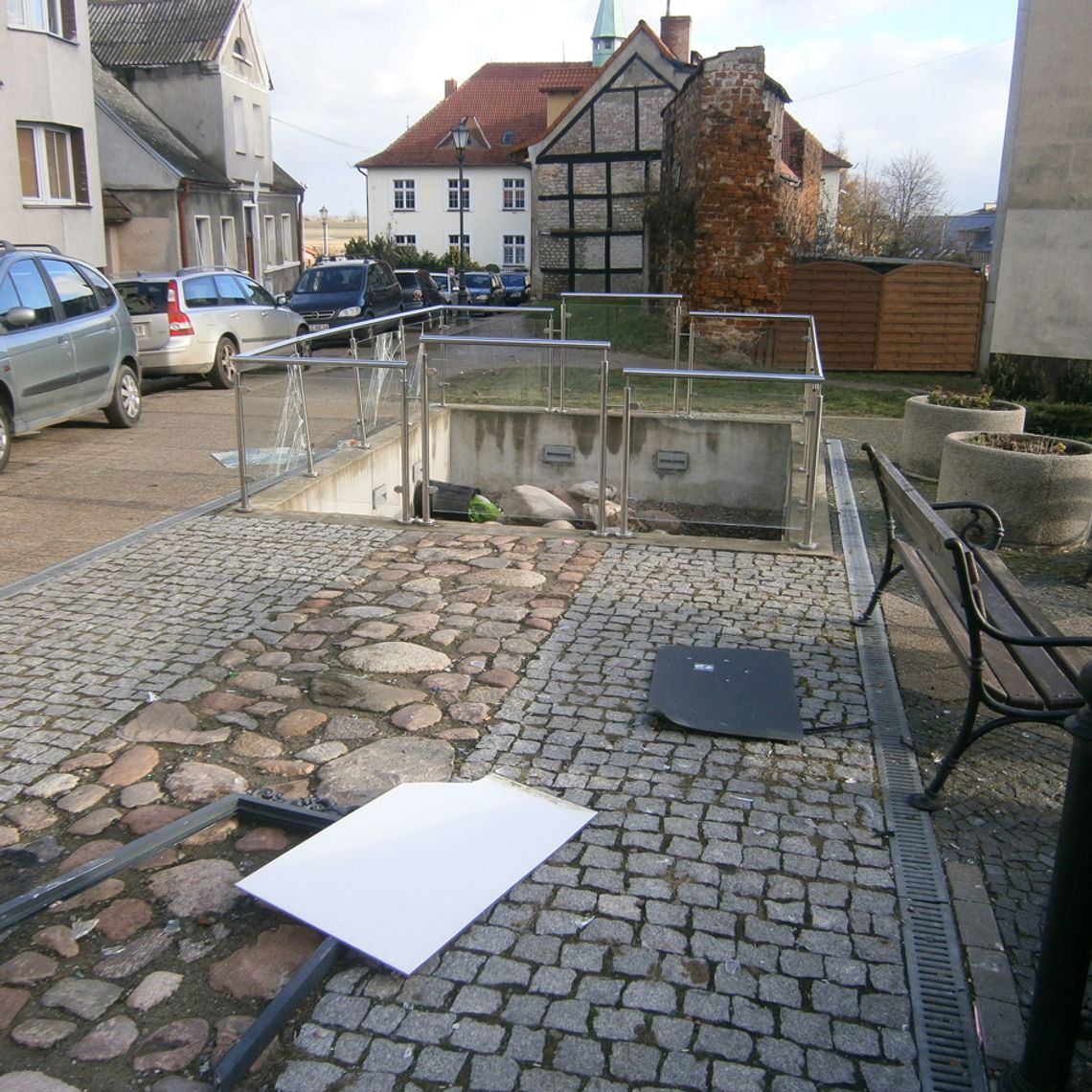 Operator monitoringu świadkiem wypadku. Wezwano karetkę 