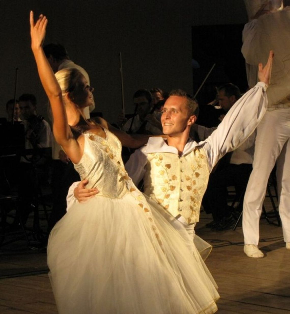 Operetka w parku - w finale zagrała burza… Operetka w parku - w finale zagrała burza…