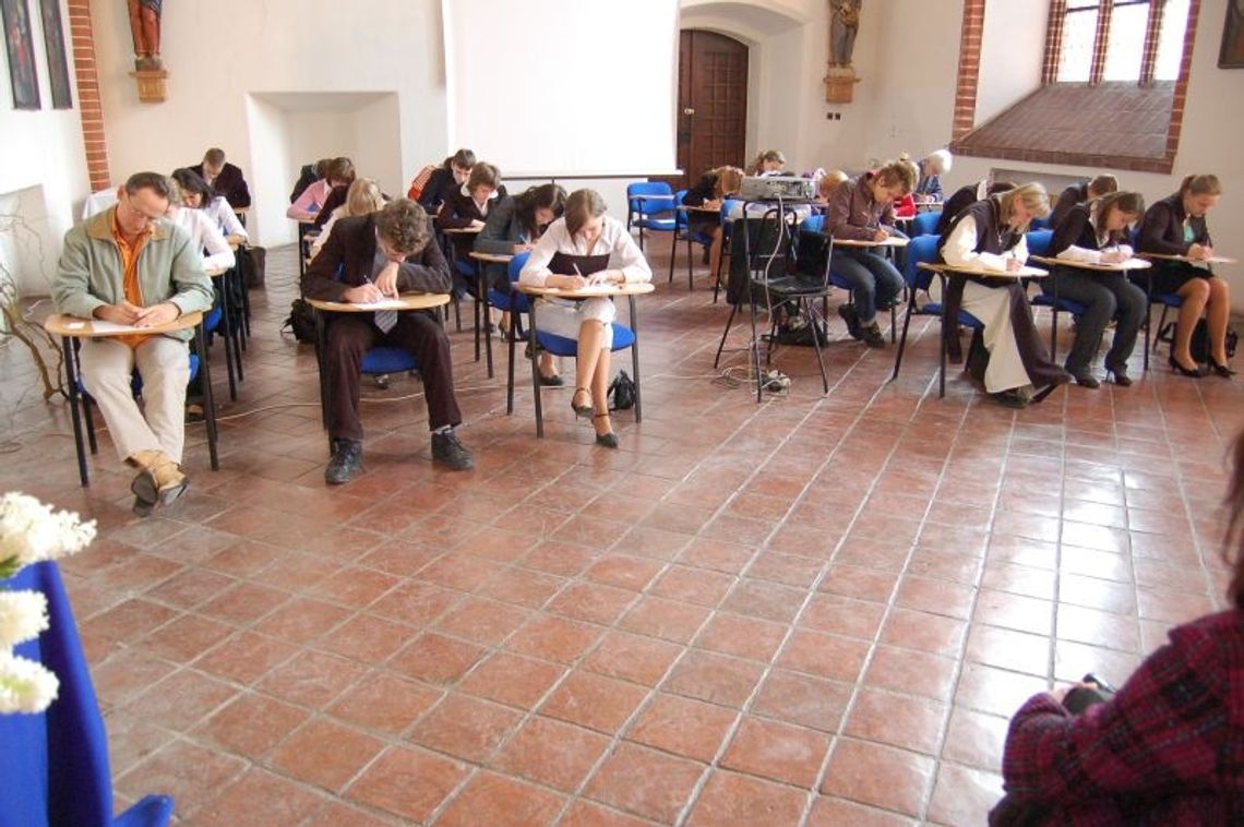 Ortografia i... cystersi - powiatowy konkurs „Wiosenne Dyktando” Ortografia i... cystersi - powiatowy konkurs „Wiosenne Dyktando”