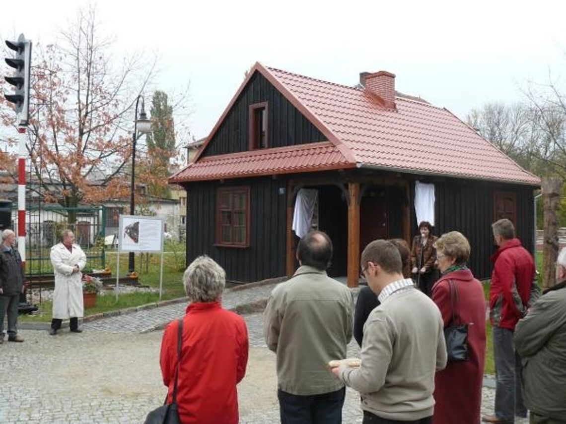 Otwarcie poniatówki - na dziedzińcu Otwarcie poniatówki - na dziedzińcu