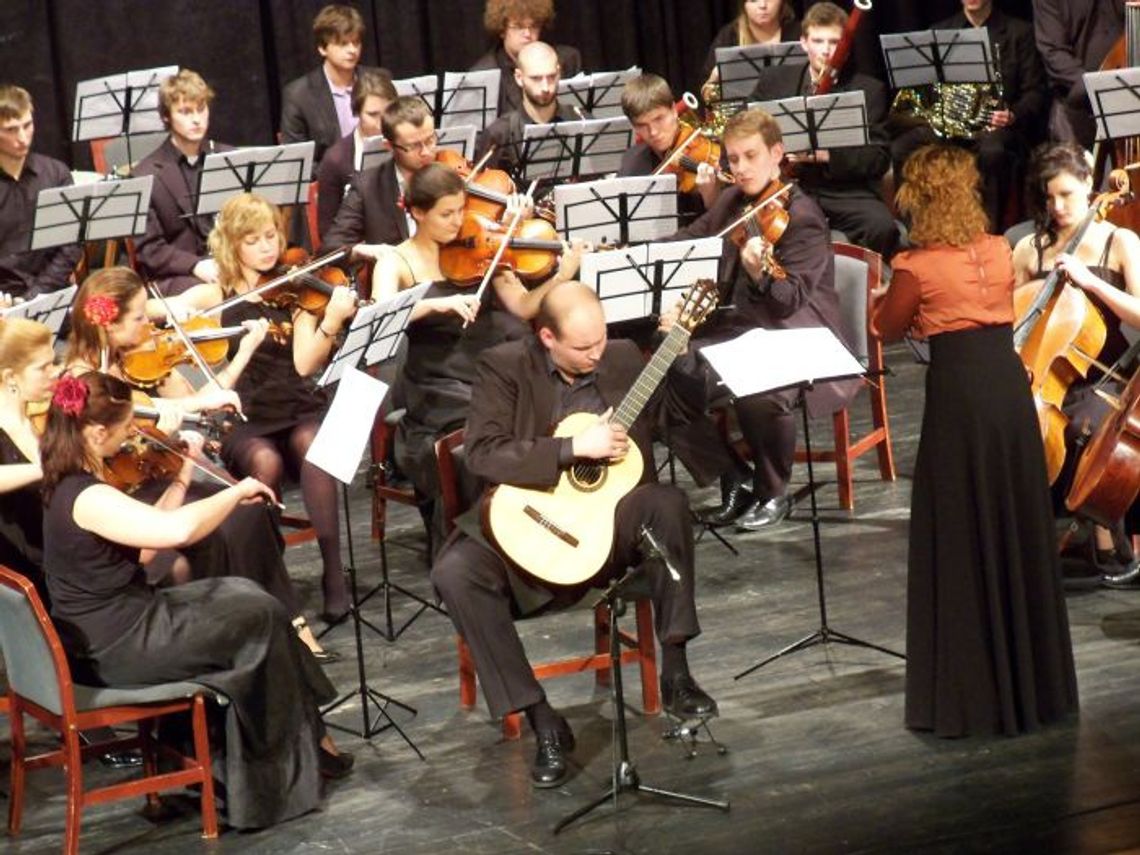 Pamięci Grzegorza Ciechowskiego - poetycznie i muzycznie Pamięci Grzegorza Ciechowskiego - poetycznie i muzycznie