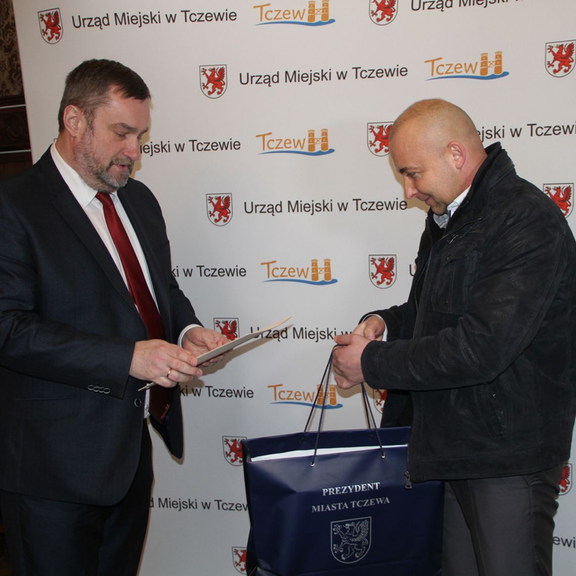 Pan Christopher pomógł ofierze wypadku przy ul. Żwirki w Tczewie . "To wzór do naśladowania"