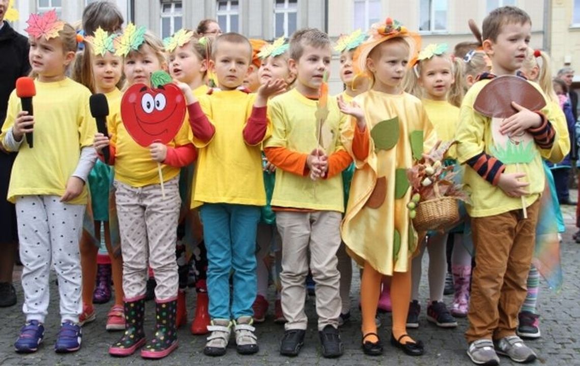 Pani Jesień zawitała do Tczewa - nasze przedszkolaki przywitały nową porę roku!