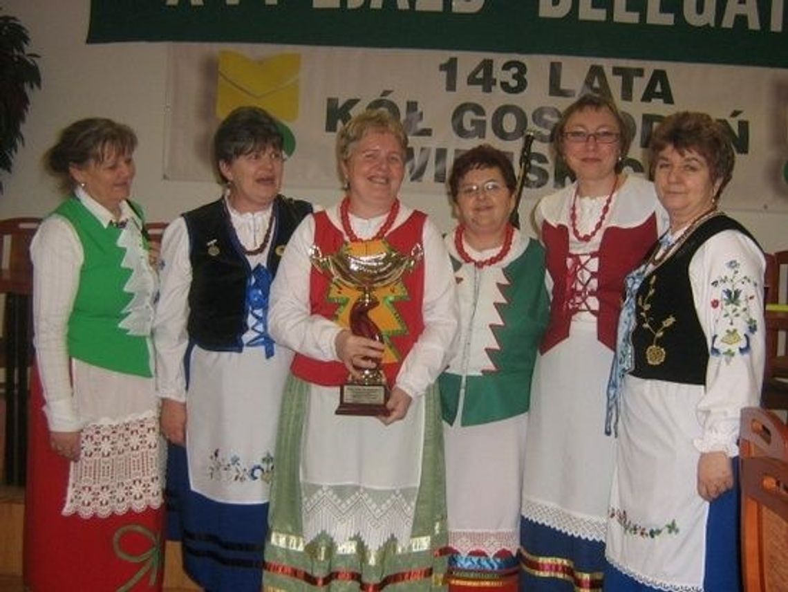 Panie z KGW na zjeździe w Gdańsku. Ordery, medale i... stanowiska Panie z KGW na zjeździe w Gdańsku. Ordery, medale i... stanowiska