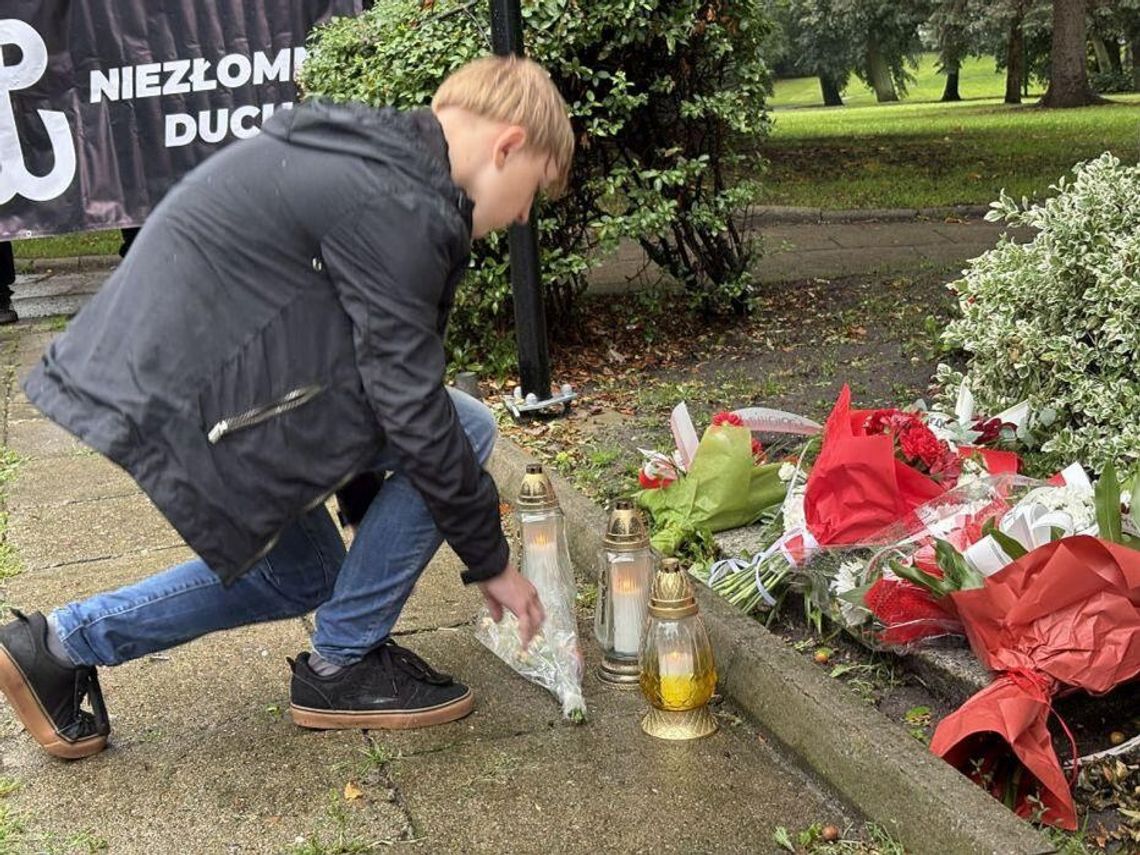 Pełni nadziei, bohatersko walczyli o wolną Polskę i wolną Warszawę Pełni nadziei, bohatersko walczyli o wolną Polskę i wolną Warszawę