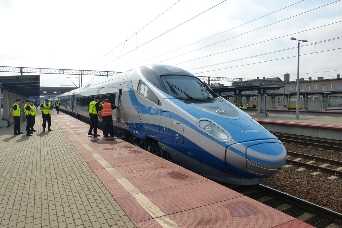 Pendolino zatrzymał się w Tczewie [ZDJĘCIA + FILM]
