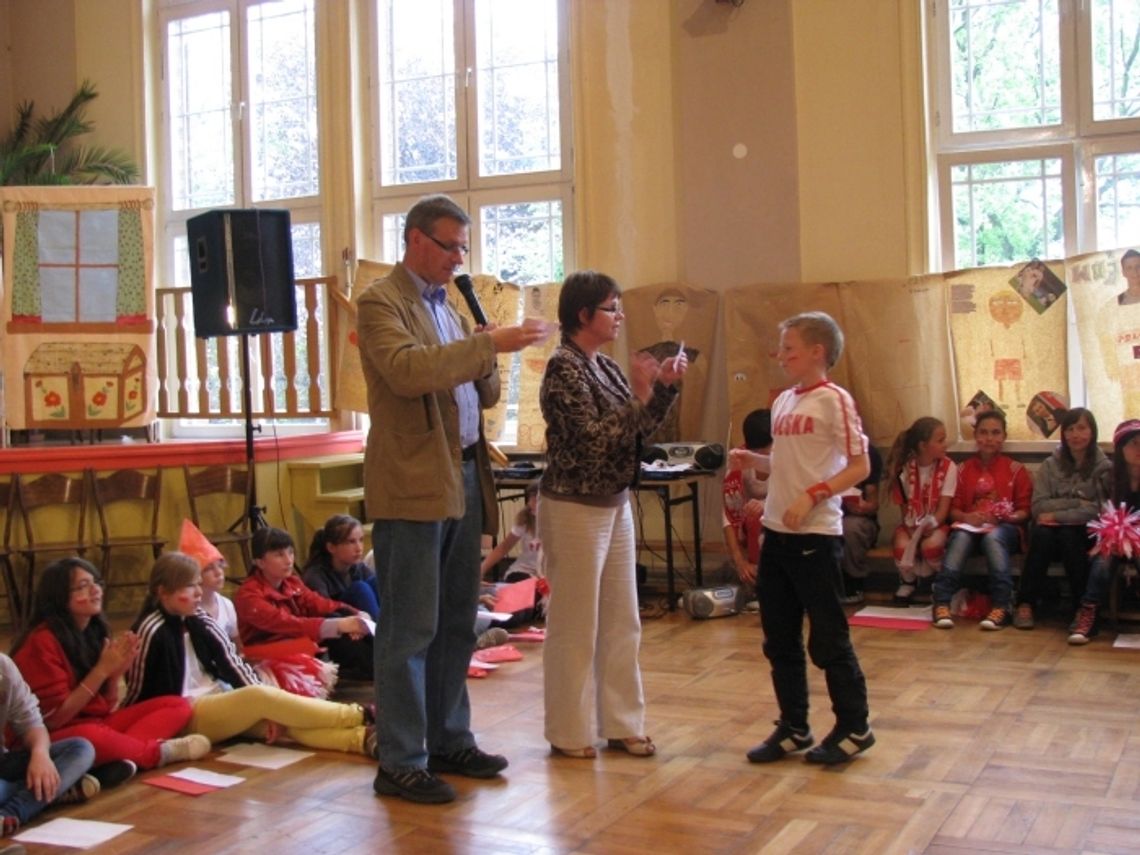 „Piątka” kibicuje biało-czerwonym