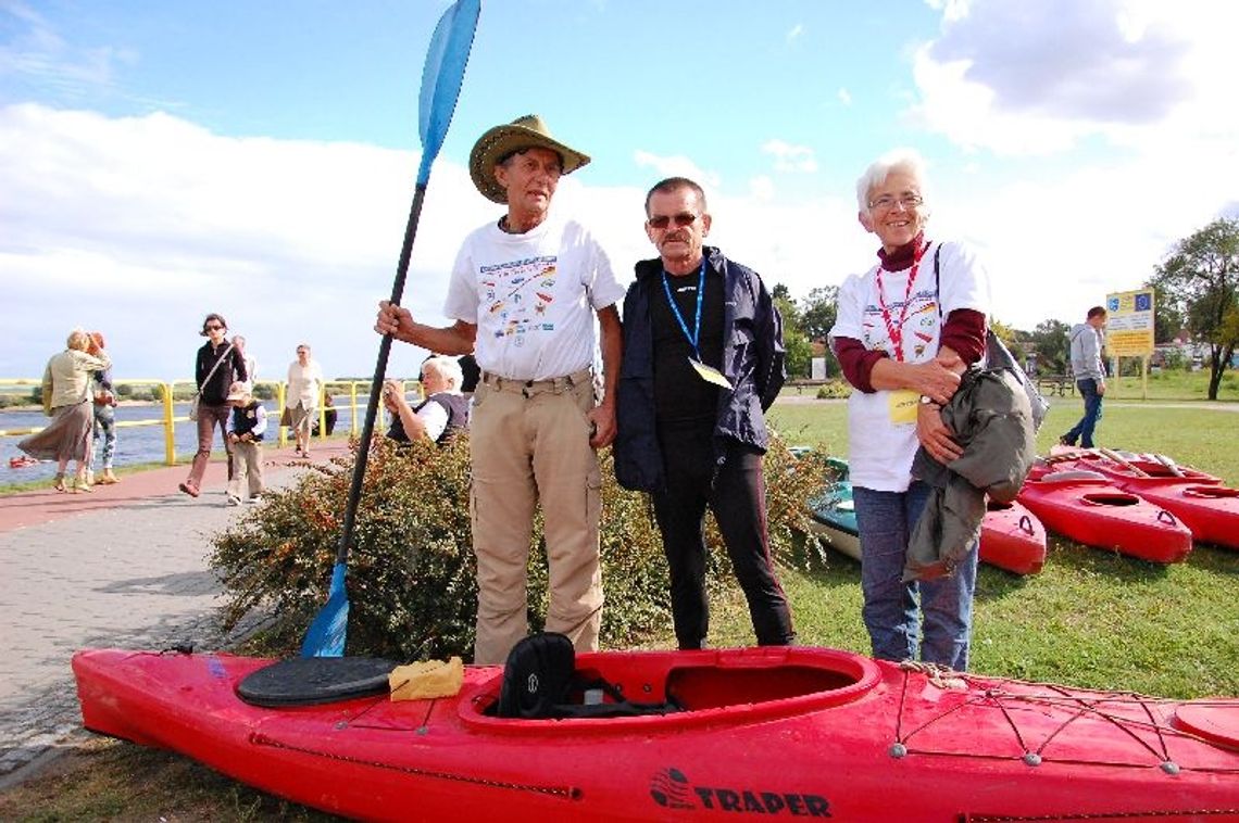 Piękne krajobrazy przygoda i pojednanie. I Międzynarodowy Spływ Kajakowy Piękne krajobrazy przygoda i pojednanie. I Międzynarodowy Spływ Kajakowy
