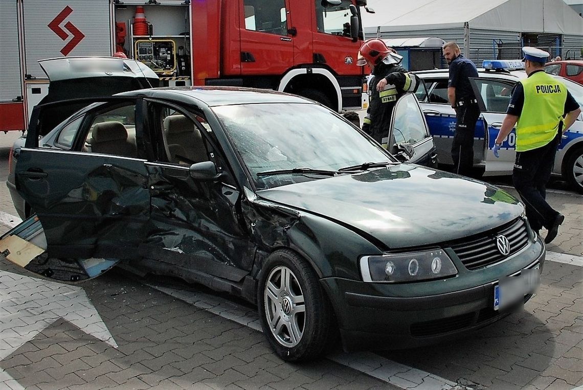 Pijany kierowca wjechał na czerwonym i spowodował wypadek