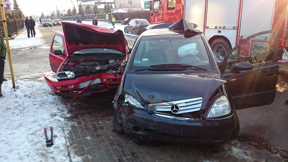 PILNE. Jedna osoba ranna w zderzeniu aut w Pelplinie PILNE. Jedna osoba ranna w zderzeniu aut w Pelplinie